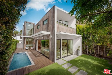 Photo of 1620 Electric Avenue, Venice, CA 90291 (MLS # 26670155)