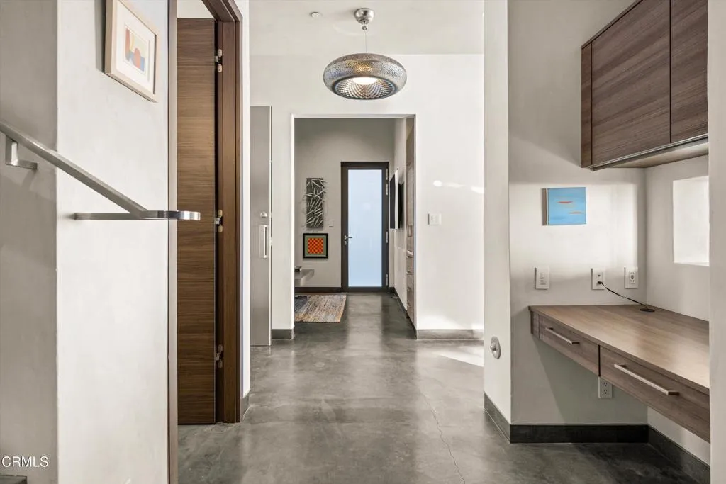 Ventura, California 93001, United States, 3 Bedrooms Bedrooms, ,4 BathroomsBathrooms,Residential,Active,122805