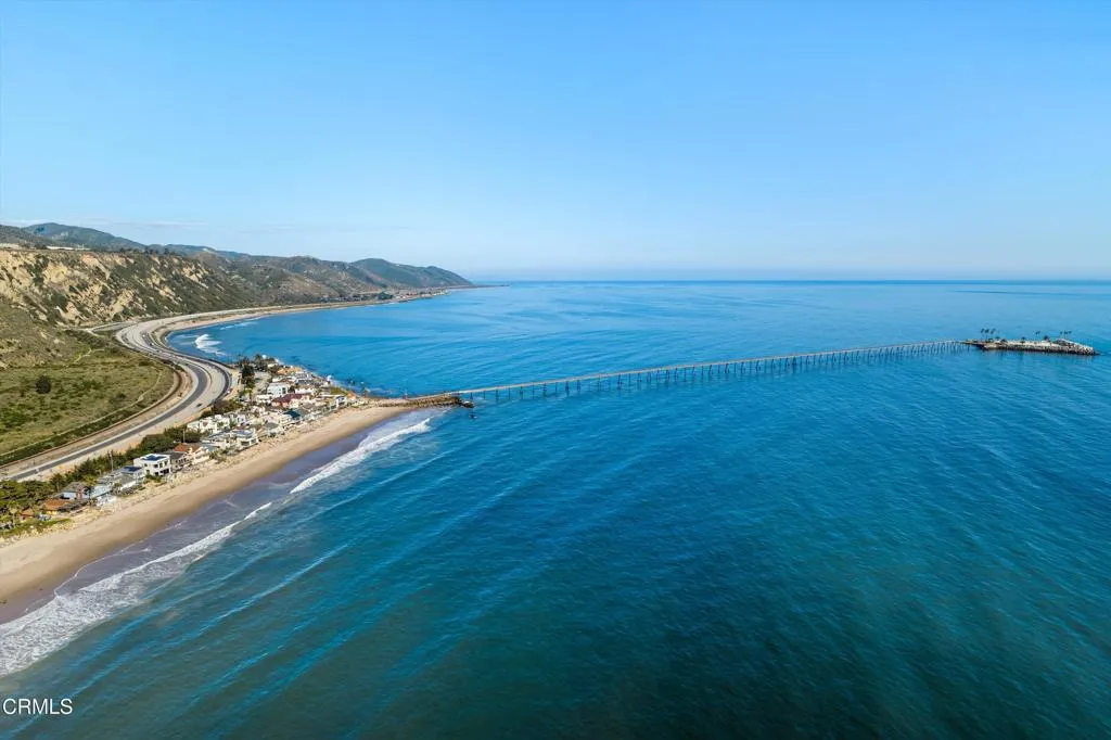 Ventura, California 93001, United States, 3 Bedrooms Bedrooms, ,4 BathroomsBathrooms,Residential,Active,122805