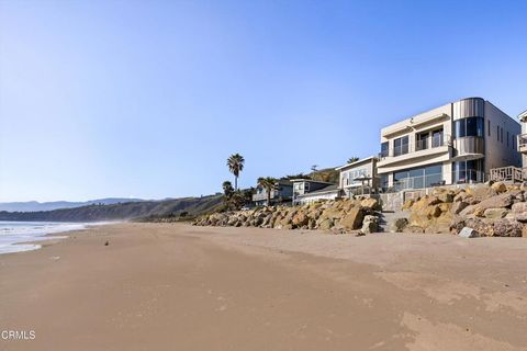 Photo of 6768 Breakers Way, Ventura, CA 93001 (MLS # V1-29710) Photo of 6768 Breakers Way, Ventura, CA 93001 (MLS # V1-29710)