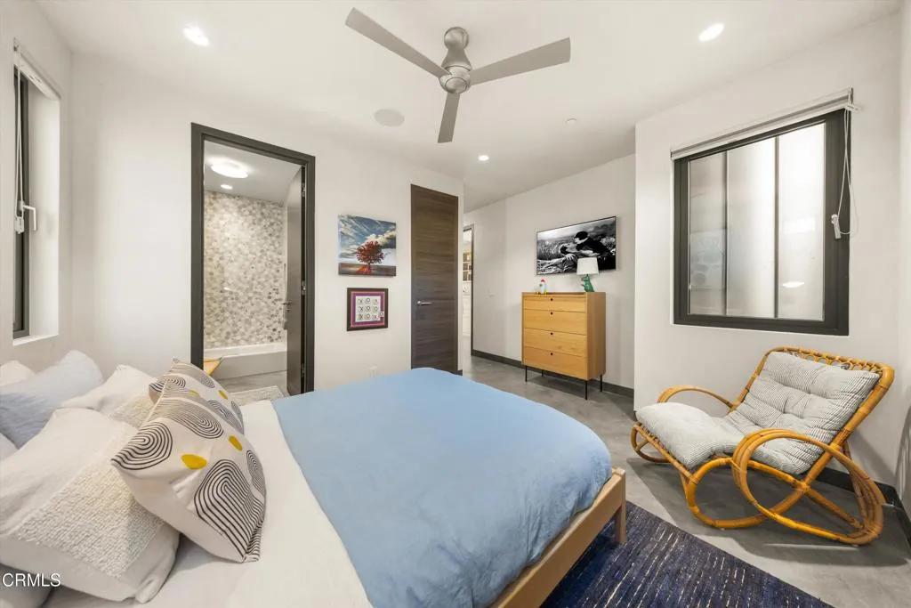 Ventura, California 93001, United States, 3 Bedrooms Bedrooms, ,4 BathroomsBathrooms,Residential,Active,122805