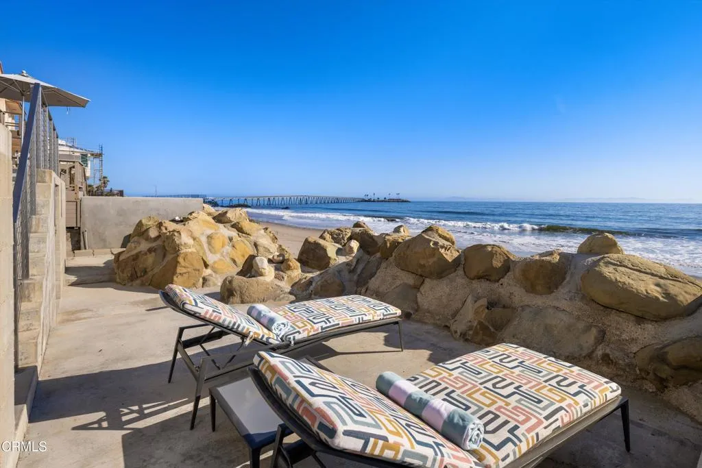 Ventura, California 93001, United States, 3 Bedrooms Bedrooms, ,4 BathroomsBathrooms,Residential,Active,122805