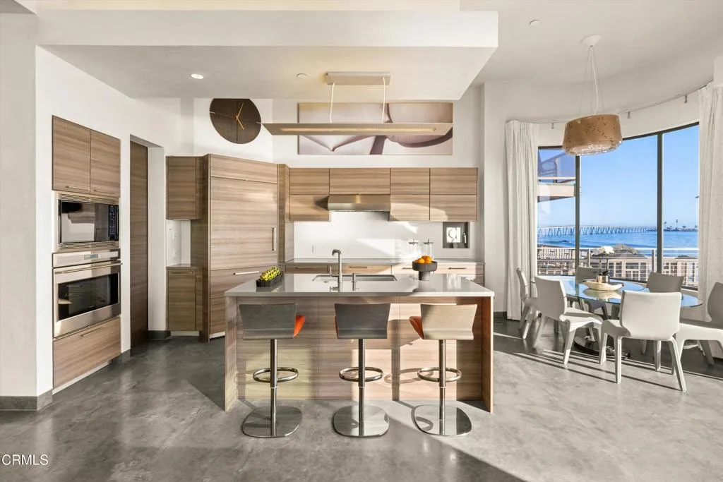 Ventura, California 93001, United States, 3 Bedrooms Bedrooms, ,4 BathroomsBathrooms,Residential,Active,122805