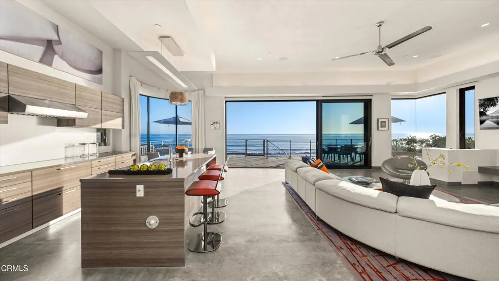 Ventura, California 93001, United States, 3 Bedrooms Bedrooms, ,4 BathroomsBathrooms,Residential,Active,122805