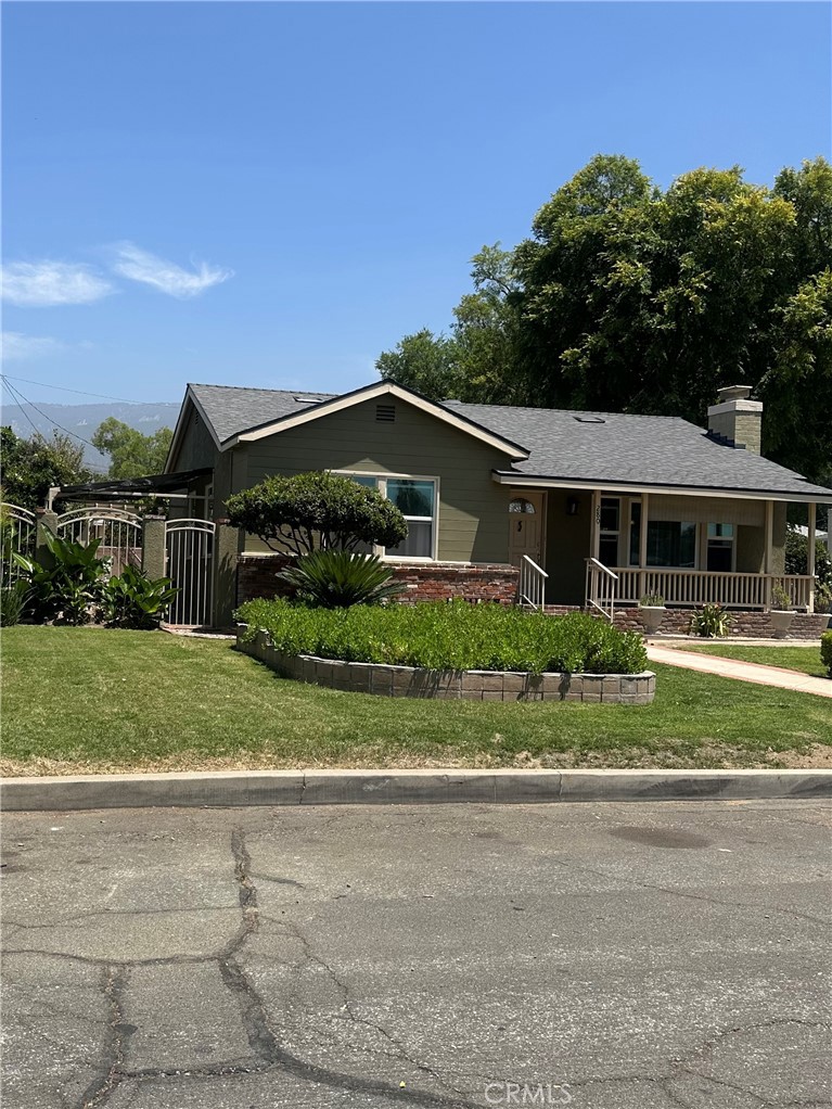 280 Montrose