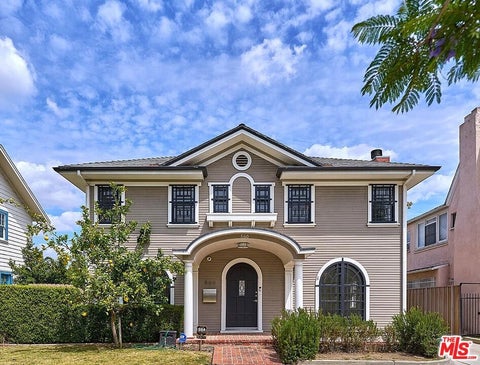 Photo of 860 S Norton Avenue, Los Angeles, CA 90005 (MLS # 26953933)