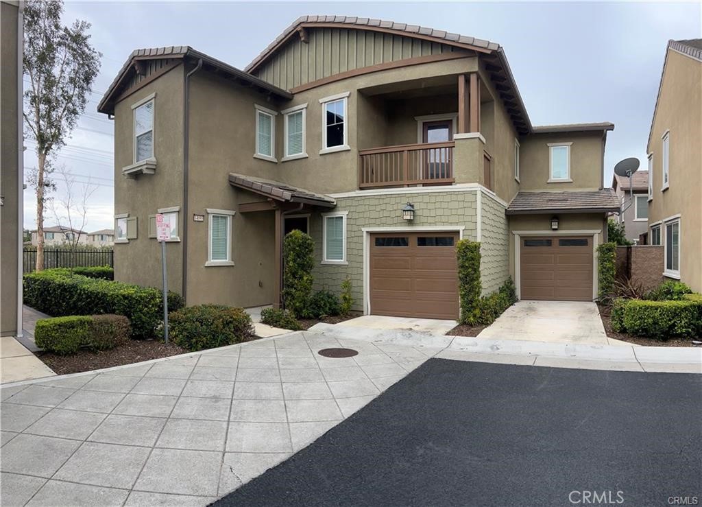 Two story 4 bedroom, 4 baths. DOWN STAIRS:, Master bedroom walk in closet with full bath. A additional 1/2 bath. UPSTAIRS: One master bedroom complete with walk in closet, Private bath with tube. Additional two bedrooms with shared full bath. Laundry room washer & dryer included.Balcony. Back yard area for family gatherings. 2 car garage with remote.. Additional outside 1 car parking..Walking distance to club house Includes Recreational area Gym, Pools, Jacuzzi, Lounge area, Private rooms for meetings etc.. Walking distance to Park .. Close proximity to freeway & malls.