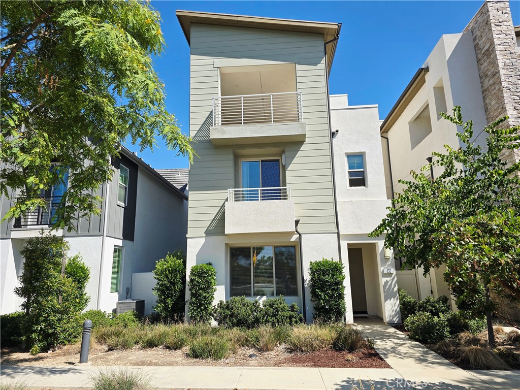 Discover this move-in-ready home featuring 3 bedrooms and 2.5 baths, highlighted by a gourmet kitchen with light quartz countertops, a designer-selected full backsplash, and crisp White Shaker cabinetry. Nestled in the sought-after Great Park community of Cadence Park, you’re just a short stroll from the resort-style community center and a state-of-the-art elementary school. Miles of trails, lush parks, and a 194-acre elite regional sports park surround you, creating a vibrant backdrop for everyday living.
Upstairs, a versatile second-floor loft awaits, while the third-floor entertainment room complete with a private balcony offers the perfect spot to relax or entertain.