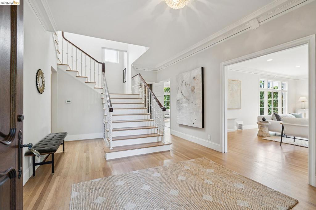 10 Muir Ave