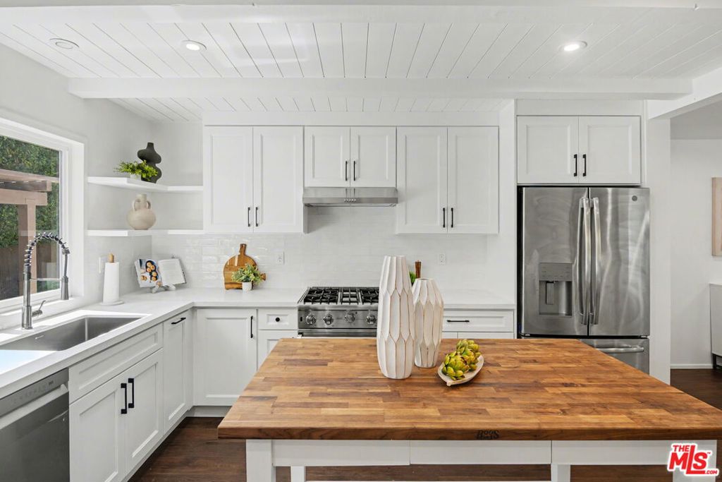 10720 National Place