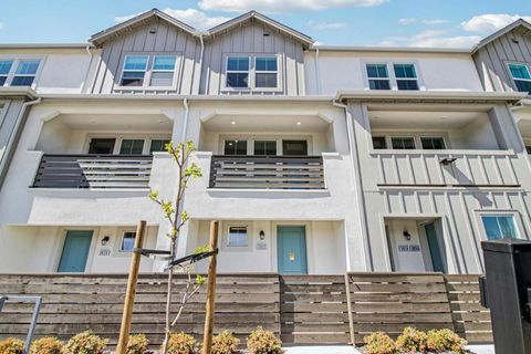 Photo of 3822 Norbridge Avenue, Castro Valley, CA 94546 (MLS # ML82043501)