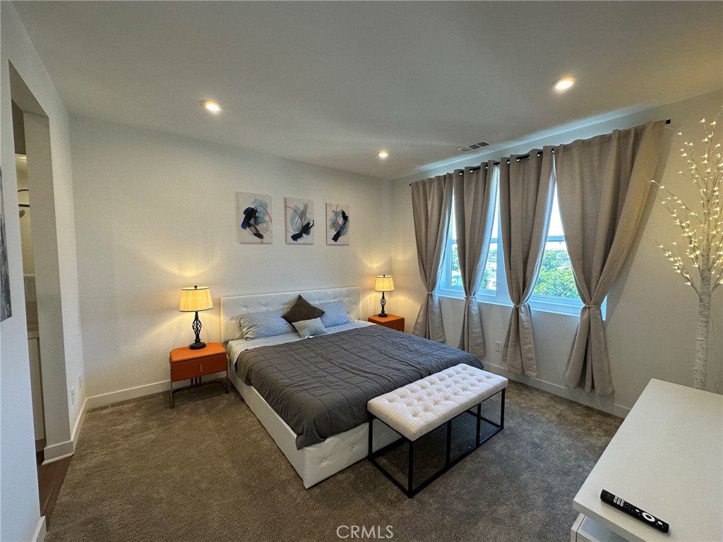 100 WESR - Residential Lease