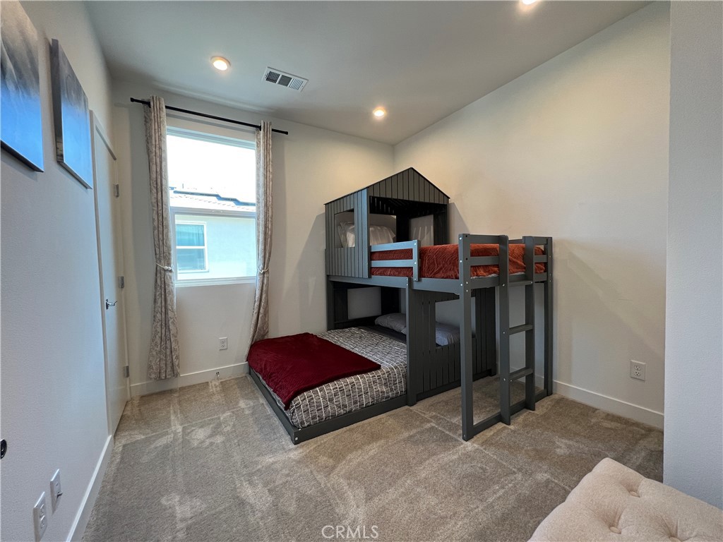 100 WESR - Residential Lease