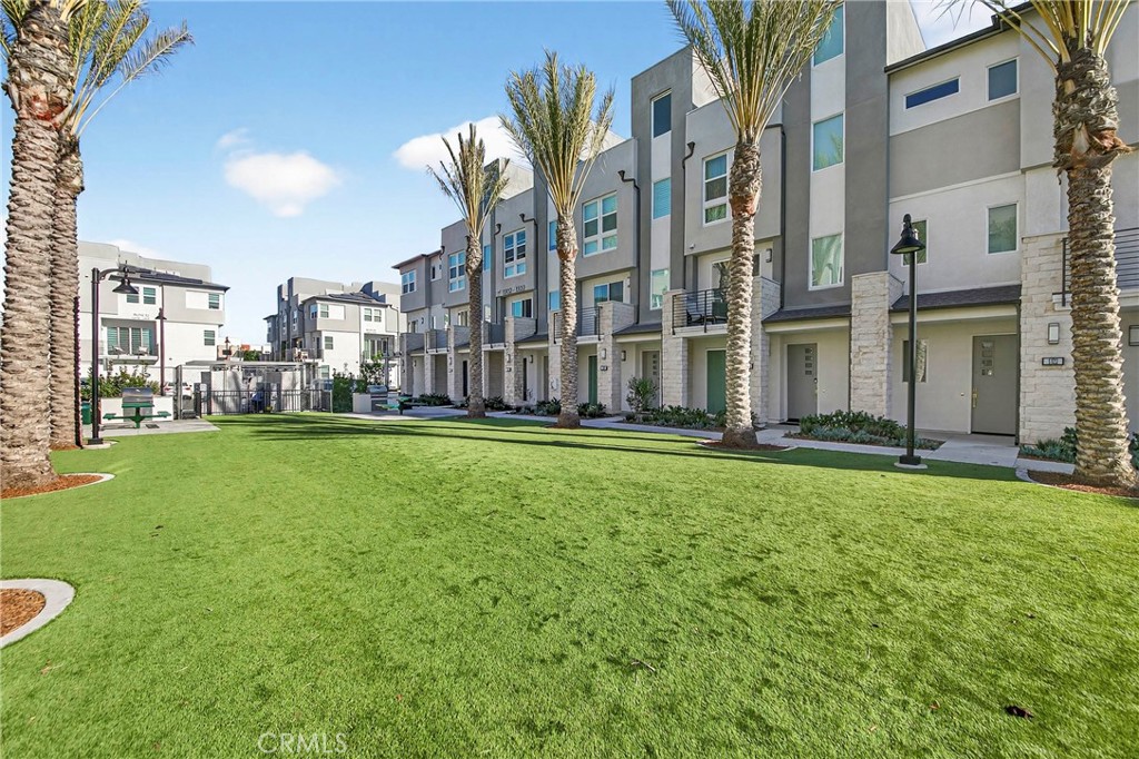 1615 W Bushell Street