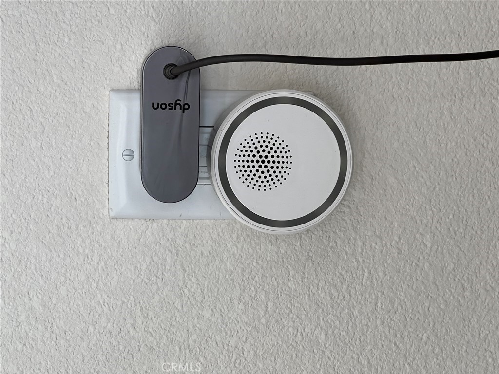 100 WESR - Residential Lease