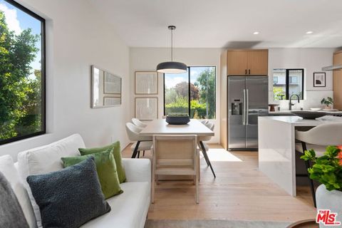 Photo of 838 N Mansfield Avenue #201, Los Angeles, CA 90038 (MLS # 26640577)