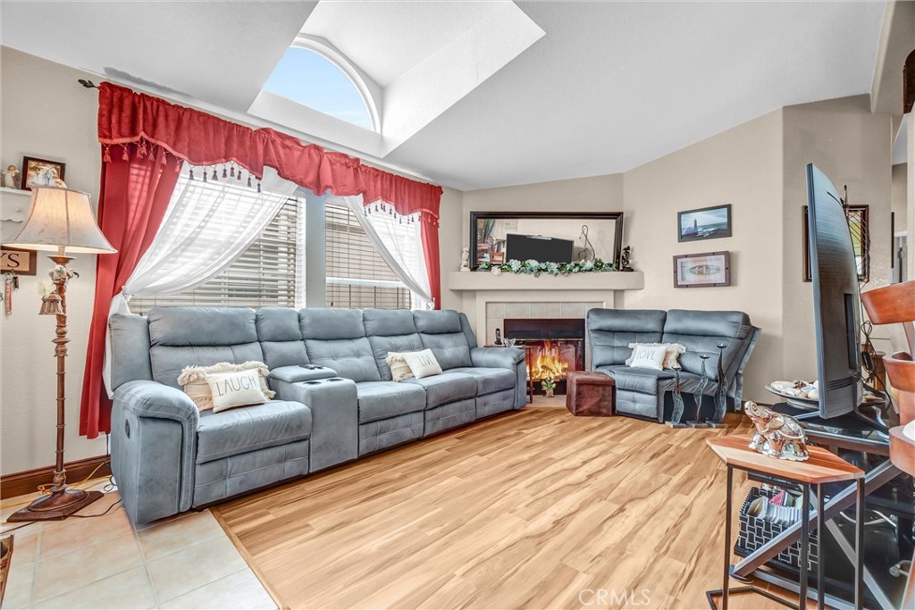 9850 Garfield 38A
