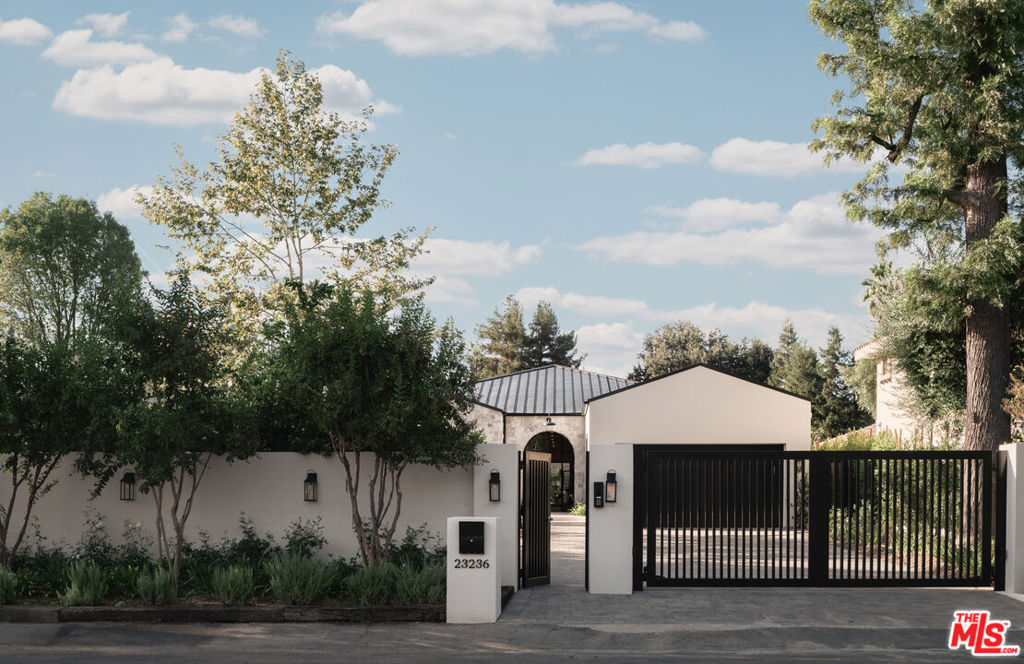 23236 Hatteras Street