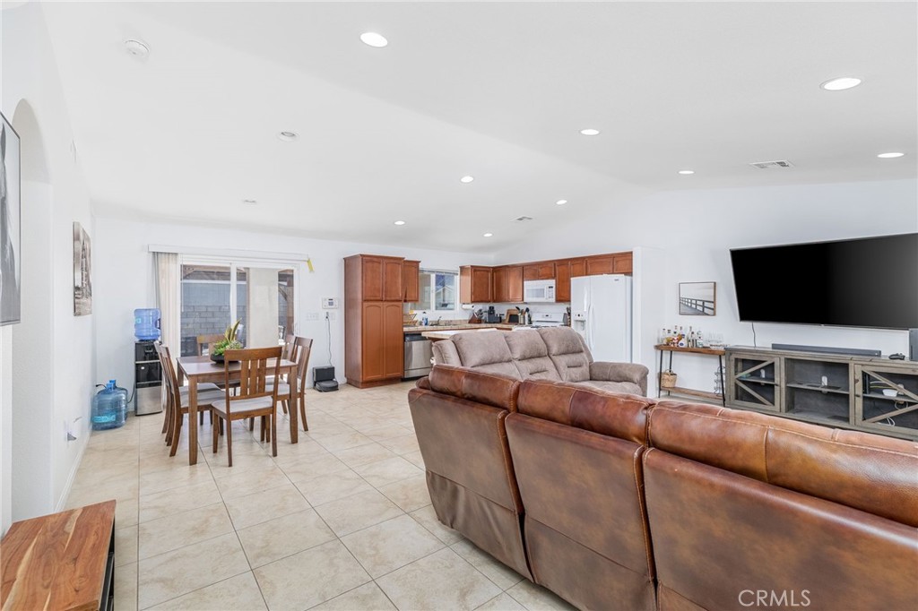 San Jacinto Cove (33126) - Residential