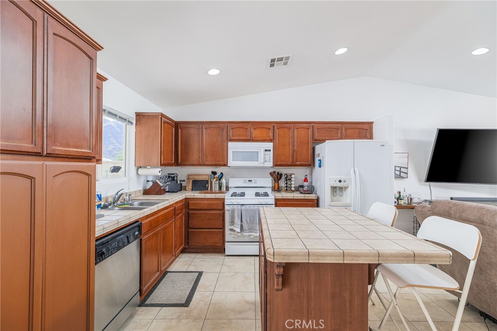 San Jacinto Cove (33126) - Residential