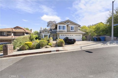 Photo of 23900 Arminta ST, West Hills, CA 91304 (MLS # SR26095299)