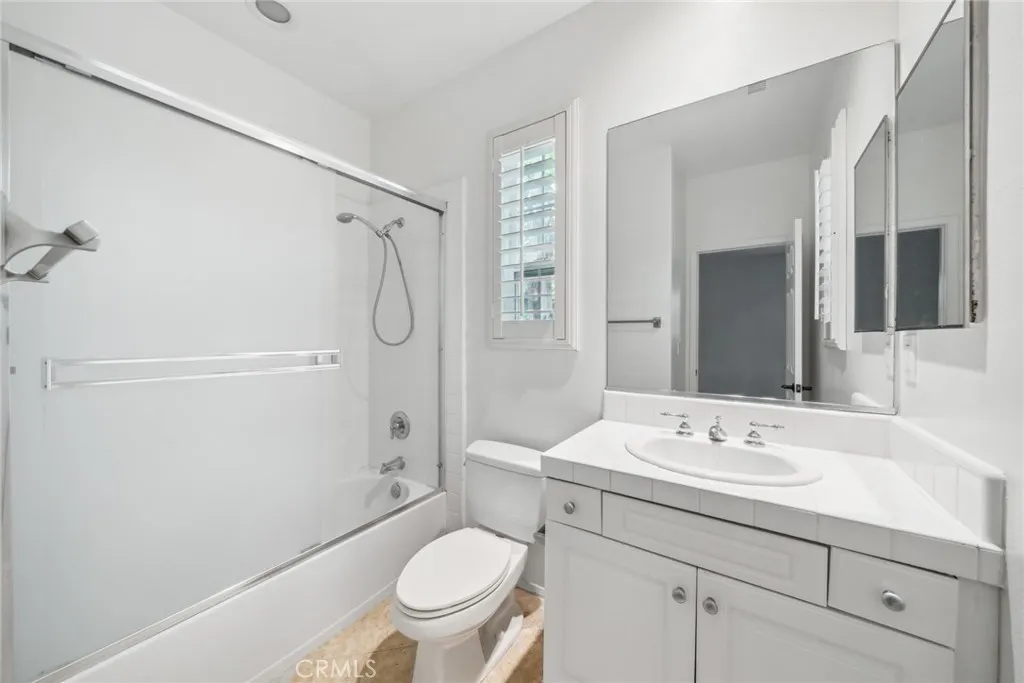 Irvine, California 92603, United States, 3 Bedrooms Bedrooms, ,3 BathroomsBathrooms,Residential,Active,251720