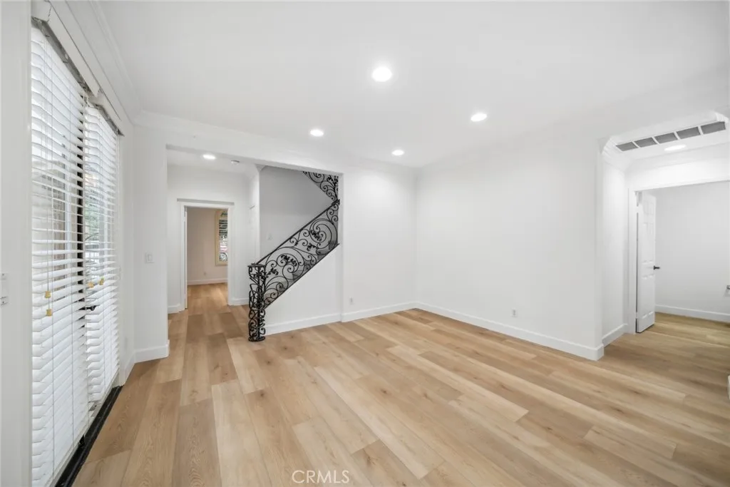 Irvine, California 92603, United States, 3 Bedrooms Bedrooms, ,3 BathroomsBathrooms,Residential,Active,251720