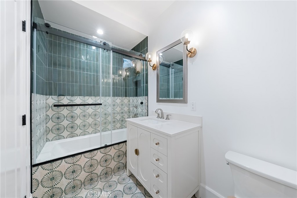 Pasadena, California, 91107, United States, 6 Bedrooms Bedrooms, ,7 BathroomsBathrooms,Residential,Active,2051954