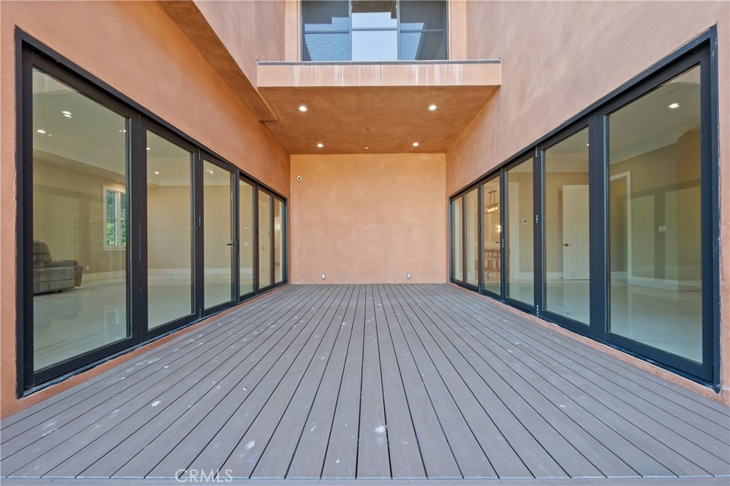 Pasadena, California, 91107, United States, 6 Bedrooms Bedrooms, ,7 BathroomsBathrooms,Residential,Active,2051954