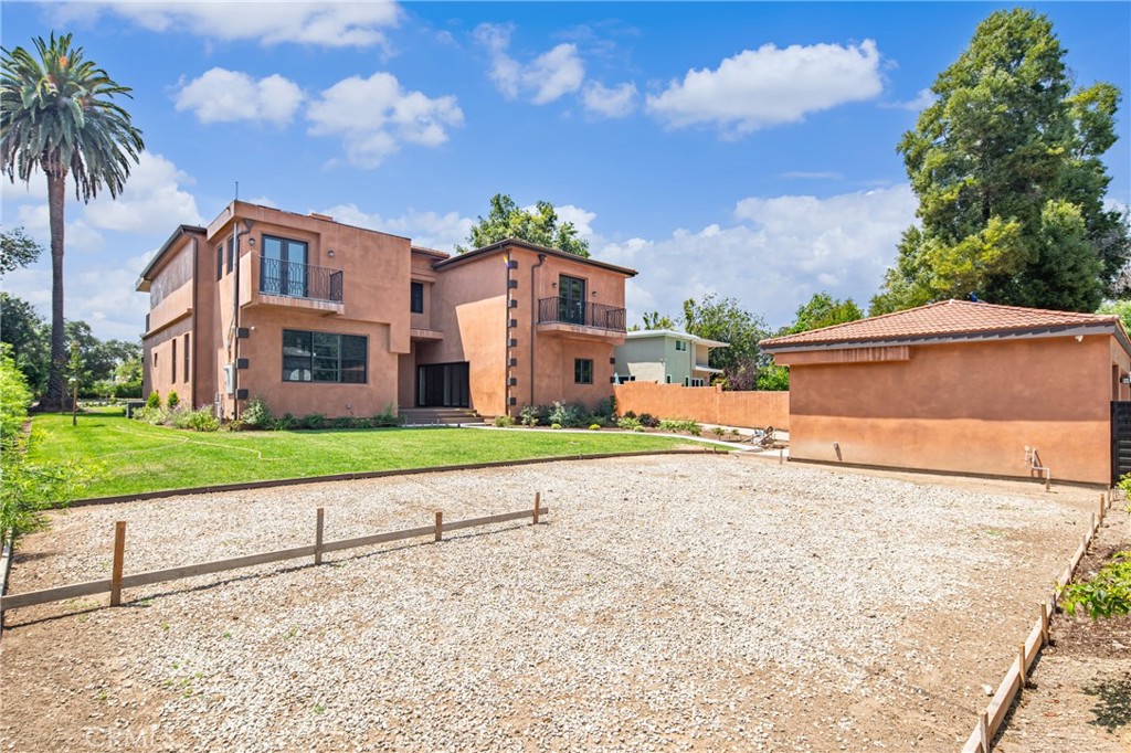 Pasadena, California, 91107, United States, 6 Bedrooms Bedrooms, ,7 BathroomsBathrooms,Residential,Active,2051954