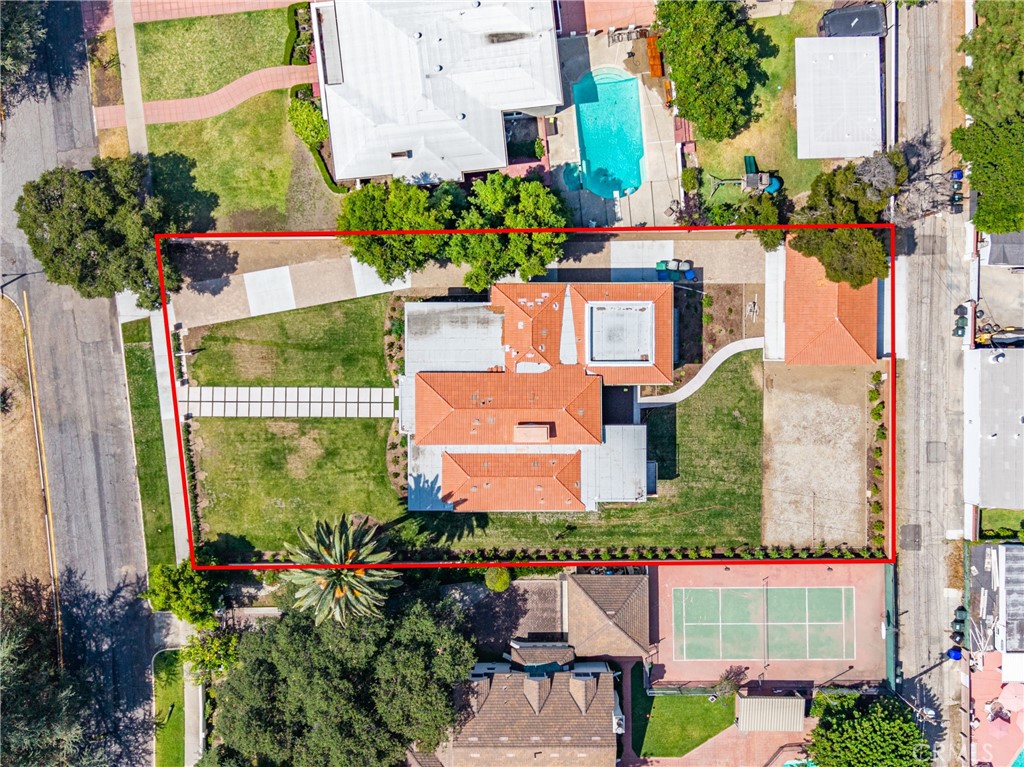 Pasadena, California, 91107, United States, 6 Bedrooms Bedrooms, ,7 BathroomsBathrooms,Residential,Active,2051954