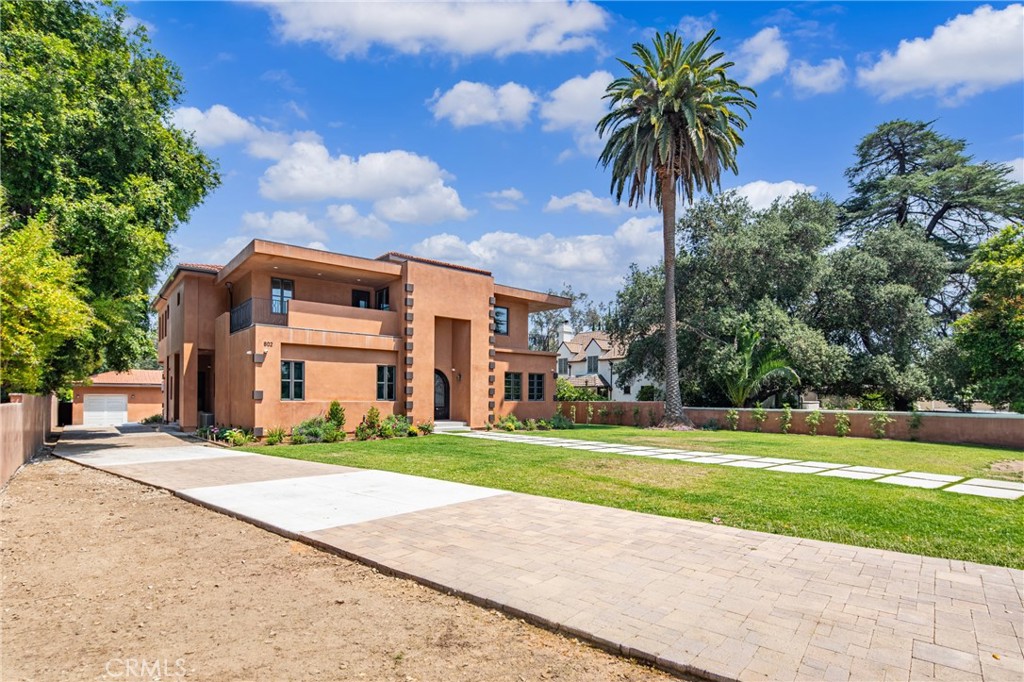 Pasadena, California, 91107, United States, 6 Bedrooms Bedrooms, ,7 BathroomsBathrooms,Residential,Active,2051954