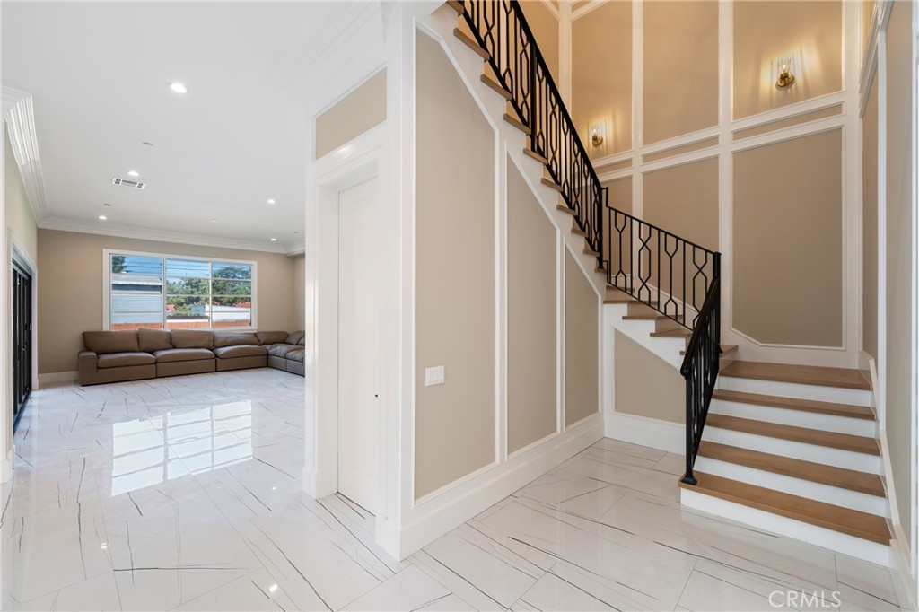 Pasadena, California, 91107, United States, 6 Bedrooms Bedrooms, ,7 BathroomsBathrooms,Residential,Active,2051954