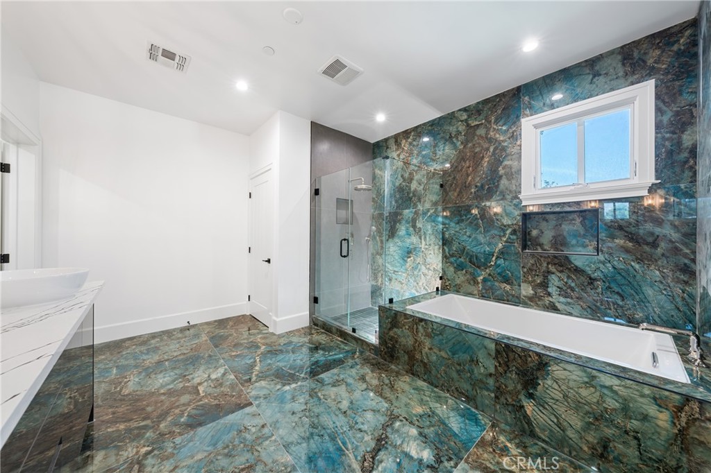 Pasadena, California, 91107, United States, 6 Bedrooms Bedrooms, ,7 BathroomsBathrooms,Residential,Active,2051954