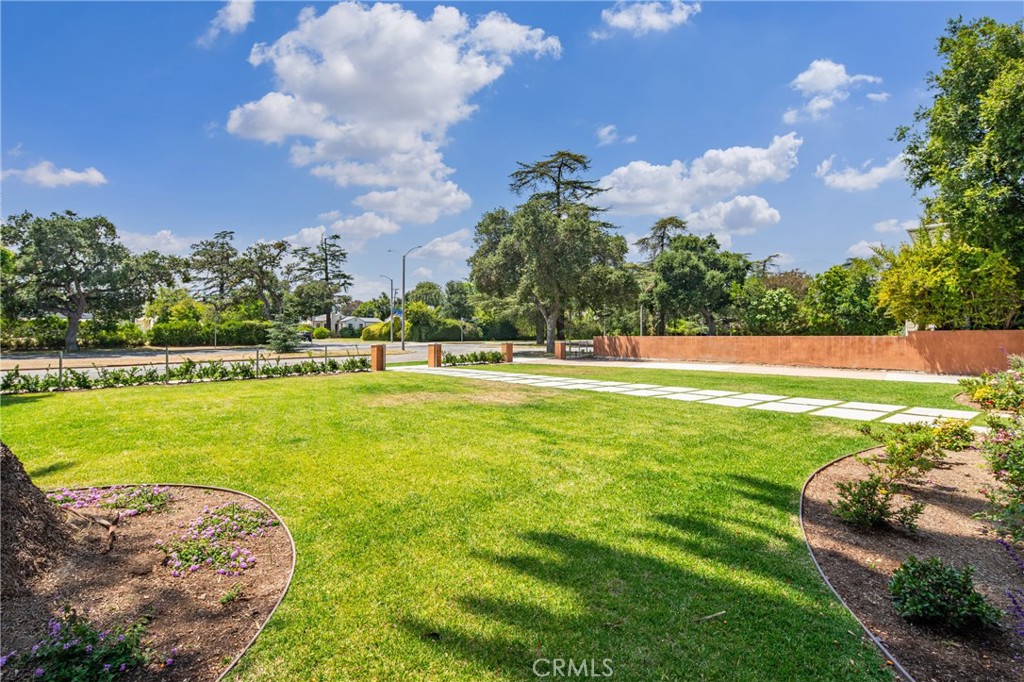 Pasadena, California, 91107, United States, 6 Bedrooms Bedrooms, ,7 BathroomsBathrooms,Residential,Active,2051954