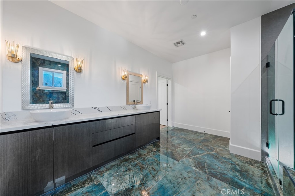Pasadena, California, 91107, United States, 6 Bedrooms Bedrooms, ,7 BathroomsBathrooms,Residential,Active,2051954