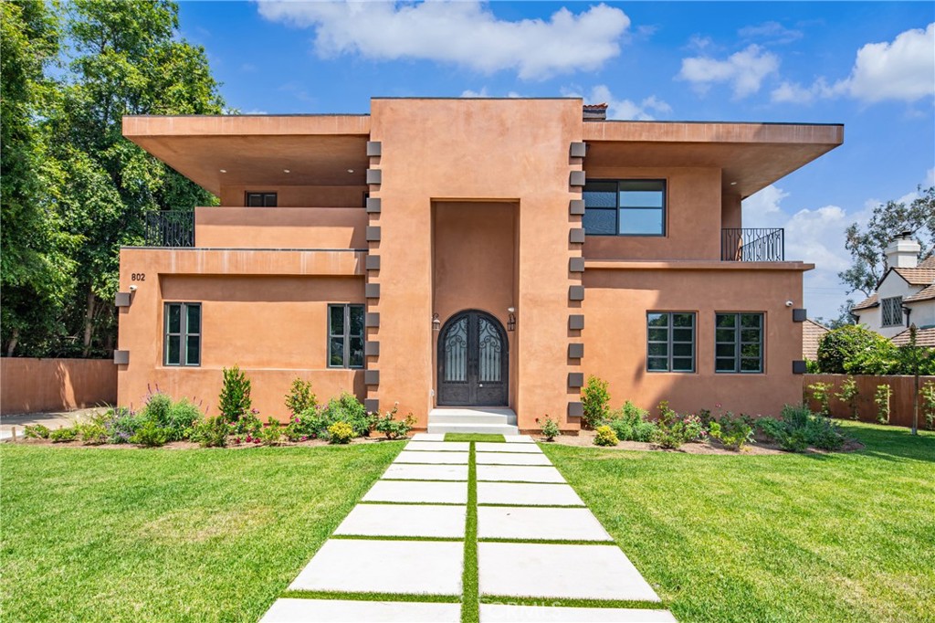 Pasadena, California, 91107, United States, 6 Bedrooms Bedrooms, ,7 BathroomsBathrooms,Residential,Active,2051954