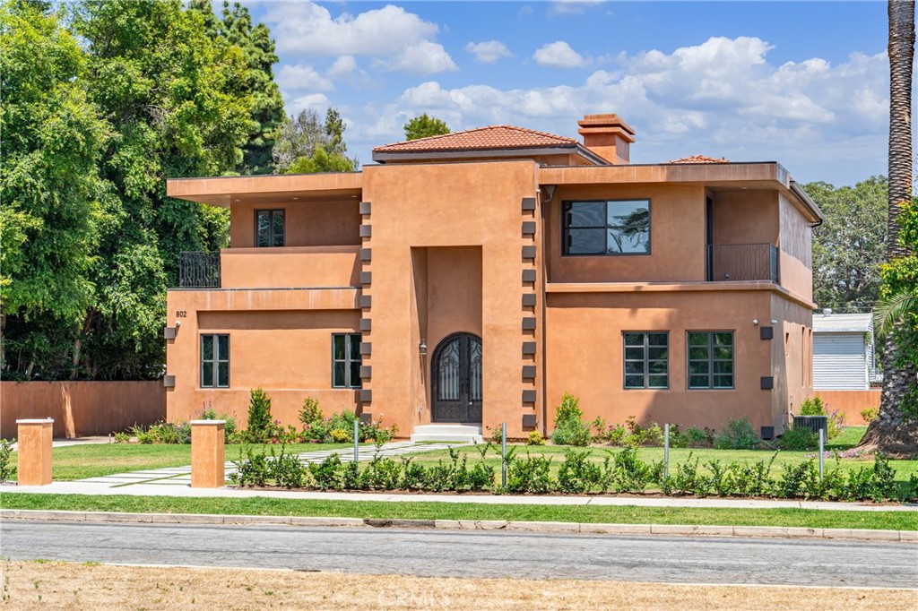 Pasadena, California, 91107, United States, 6 Bedrooms Bedrooms, ,7 BathroomsBathrooms,Residential,Active,2051954