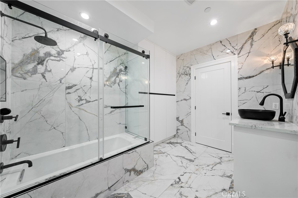 Pasadena, California, 91107, United States, 6 Bedrooms Bedrooms, ,7 BathroomsBathrooms,Residential,Active,2051954