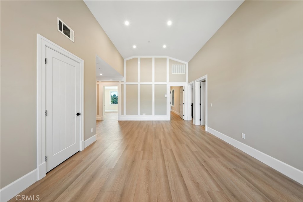 Pasadena, California, 91107, United States, 6 Bedrooms Bedrooms, ,7 BathroomsBathrooms,Residential,Active,2051954