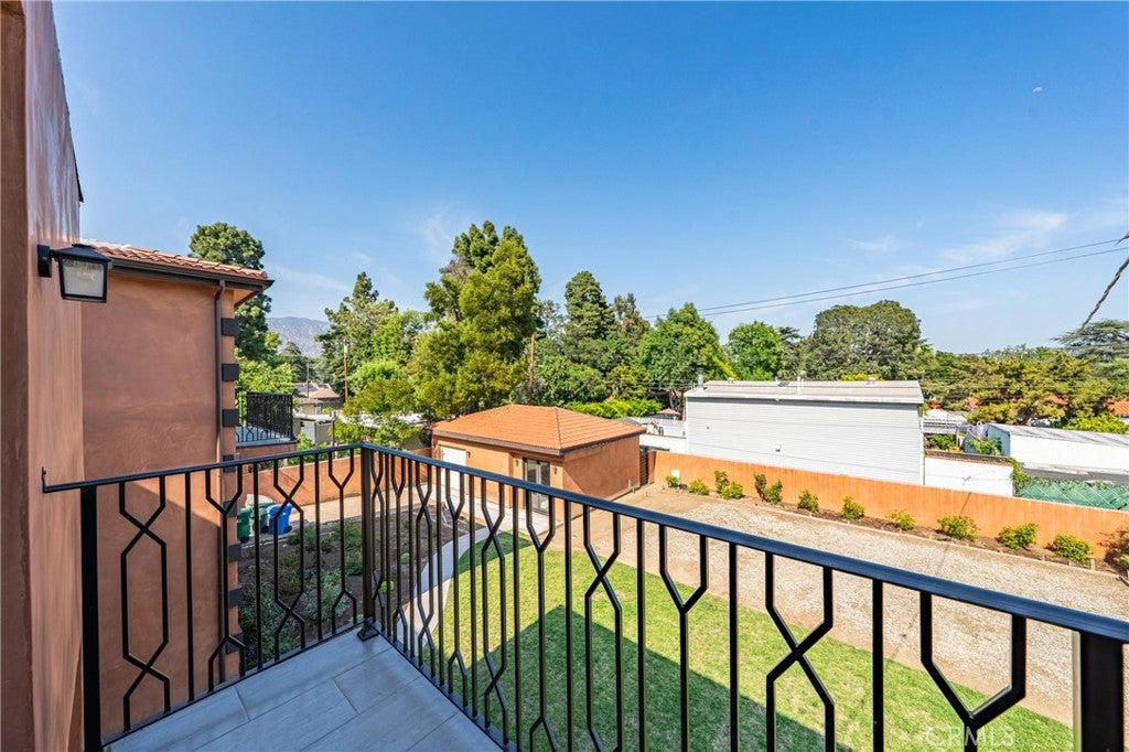 Pasadena, California, 91107, United States, 6 Bedrooms Bedrooms, ,7 BathroomsBathrooms,Residential,Active,2051954