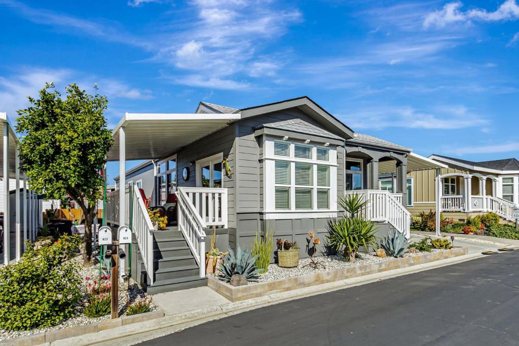 821 Villa Teresa Way