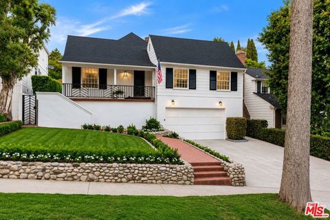 Photo of 10527 LE CONTE Avenue, Los Angeles, CA 90024 (MLS # 26840999)