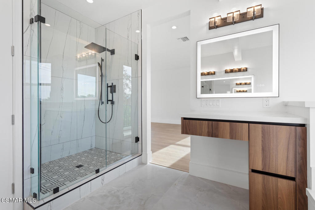 Unknown-999 - Residential