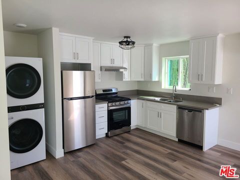 Photo of 19115 Bessemer Street, Tarzana, CA 91335 (MLS # 26644655)