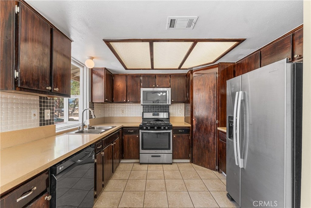 38625 159th Street East