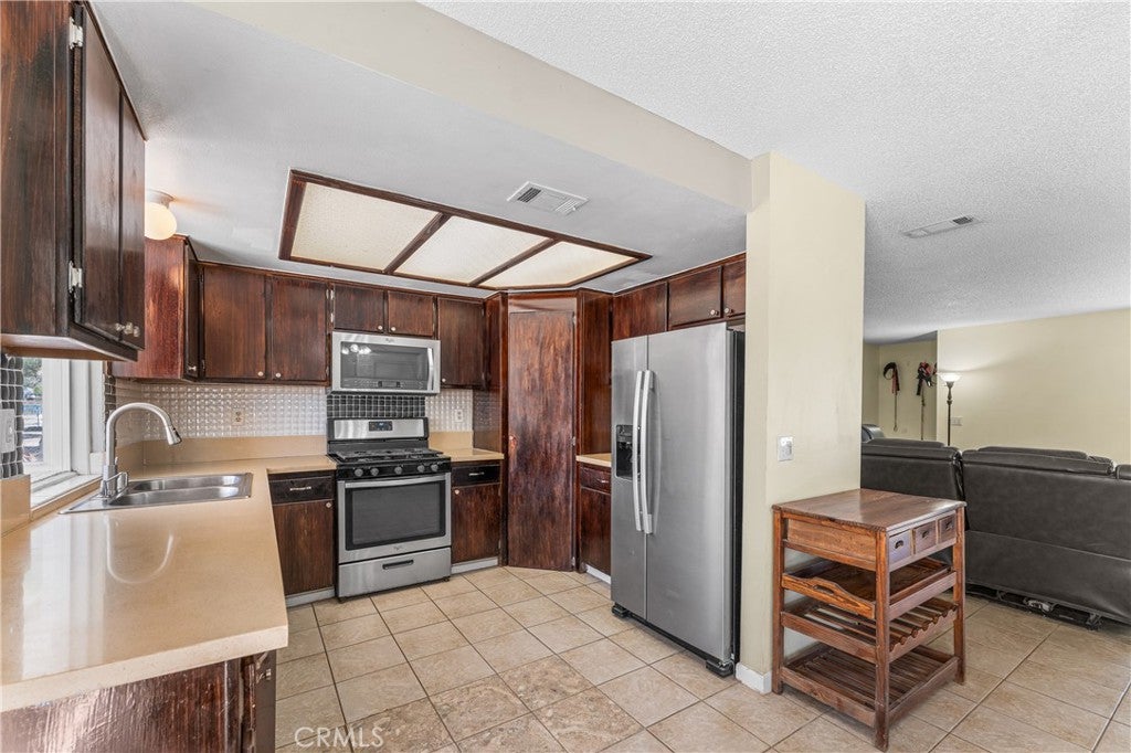 38625 159th Street East