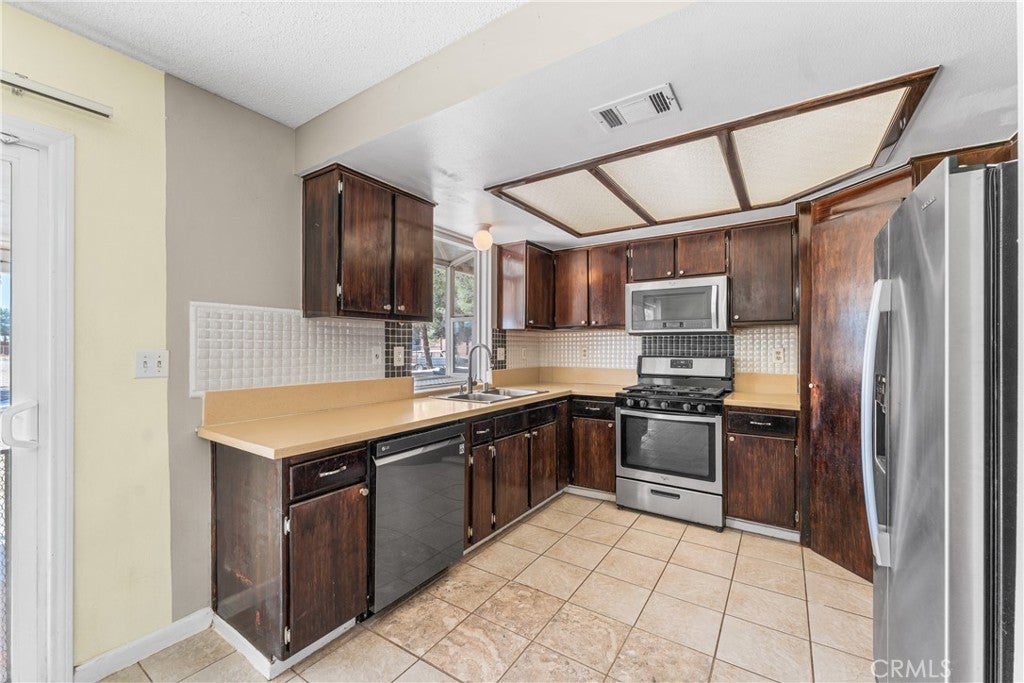 38625 159th Street East