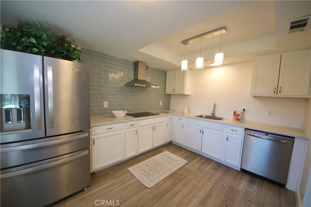 1586 Border Avenue G