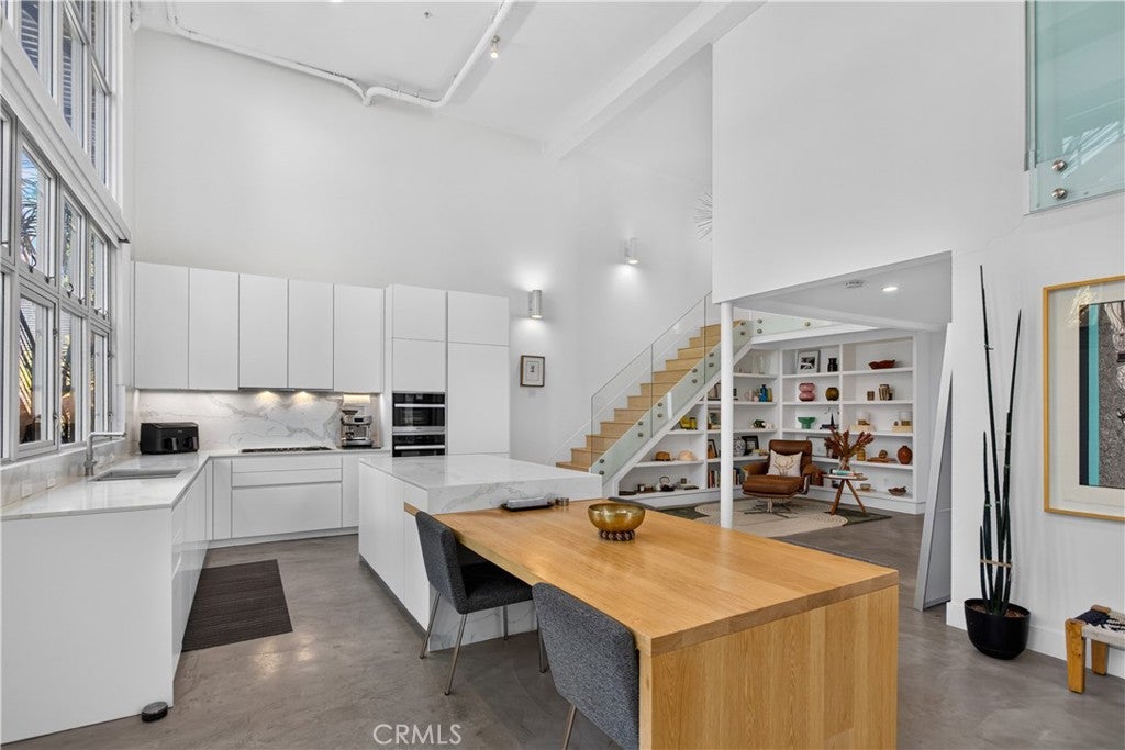 1037 N Laurel Avenue 1, West Hollywood CA 90046
